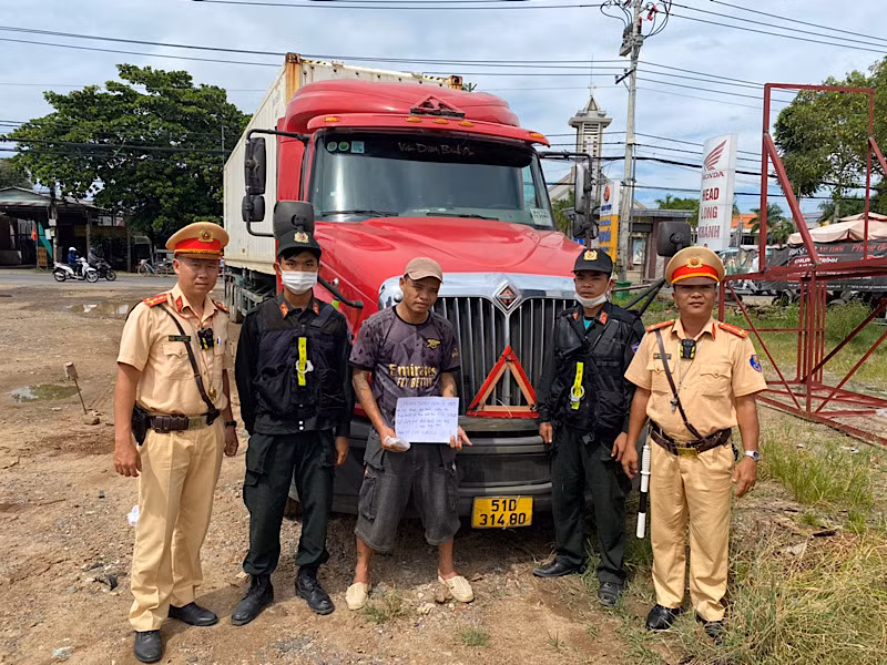 Xử lý tài xế dương tính với ma túy.