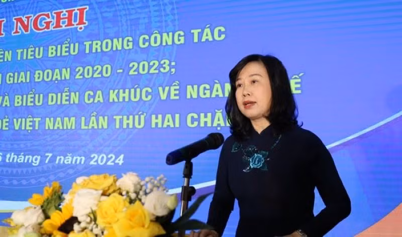 Bộ trưởng Y tế Đào Hồng Lan phát biểu tại lễ tôn vinh.