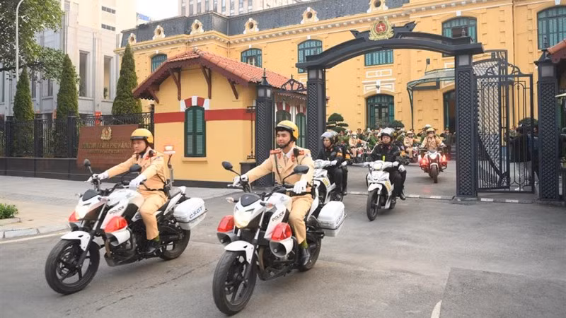 Công an thành phố Hà Nội ra quân trấn áp tội phạm dịp Tết Nguyên đán Ất Tỵ 2025.