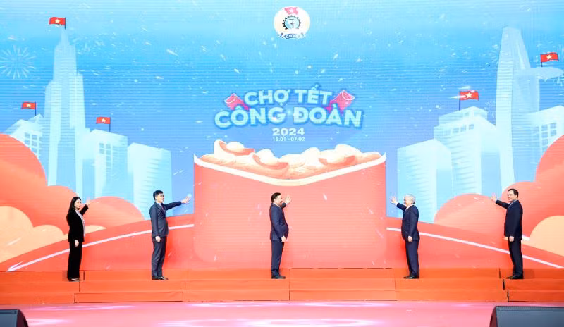 Bấm nút khai trương Chợ Tết Công đoàn online năm 2024.