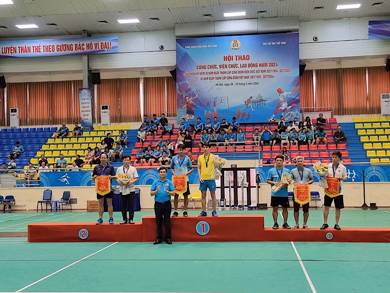 Trao 17 bộ huy chương của 4 môn thi đấu.