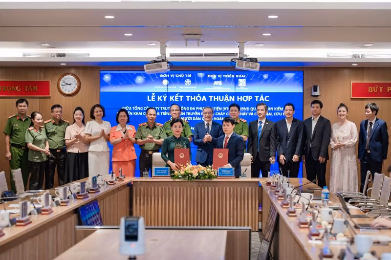 Tổng công ty VTC và Ủy ban nhân dân quận Hoàn Kiếm ký kết triển khai chương trình tuyên truyền, phổ biến kiến thức pháp luật, kỹ năng phòng cháy, chữa cháy và cứu nạn, cứu hộ.