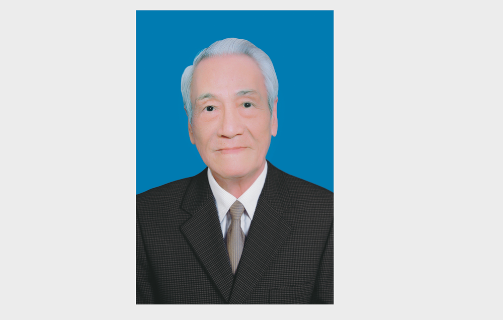 Nhà báo Trần Kiên