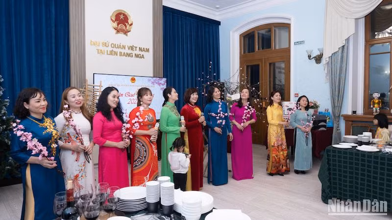 Tiết mục văn nghệ trong chương trình. (Ảnh: Thanh Thể)