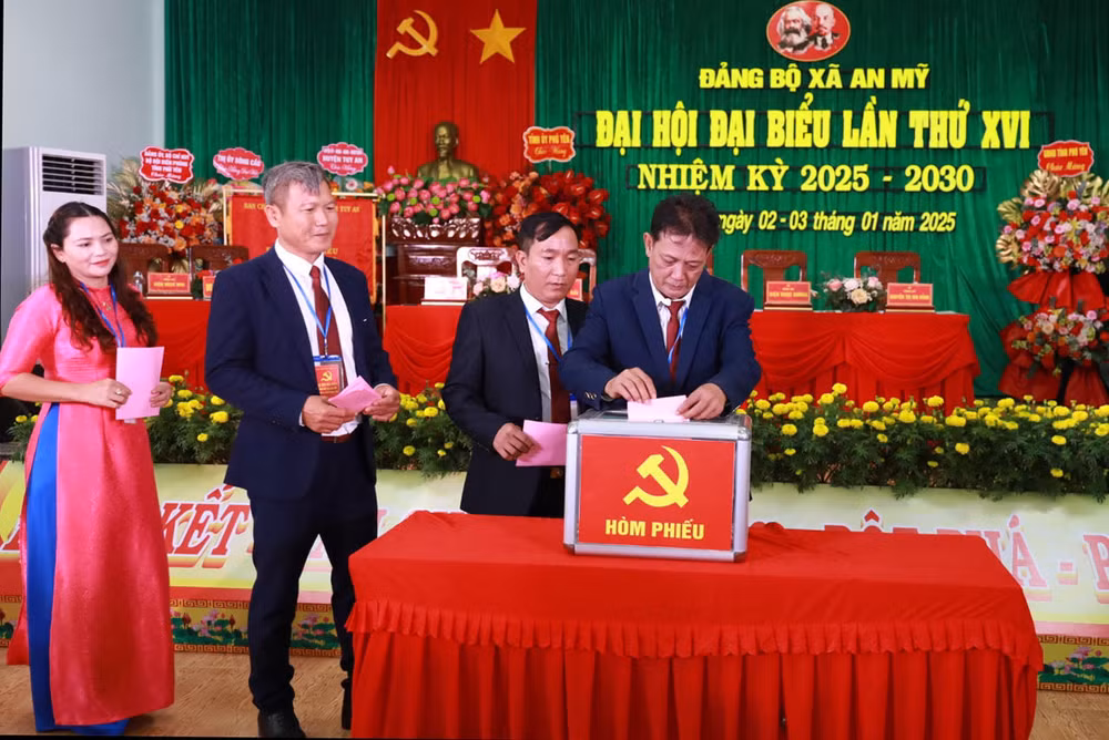 Đại hội đại biểu đảng bộ xã An Mỹ, huyện Tuy An, Phú Yên trực tiếp bầu chức danh Bí thư Đảng ủy xã.