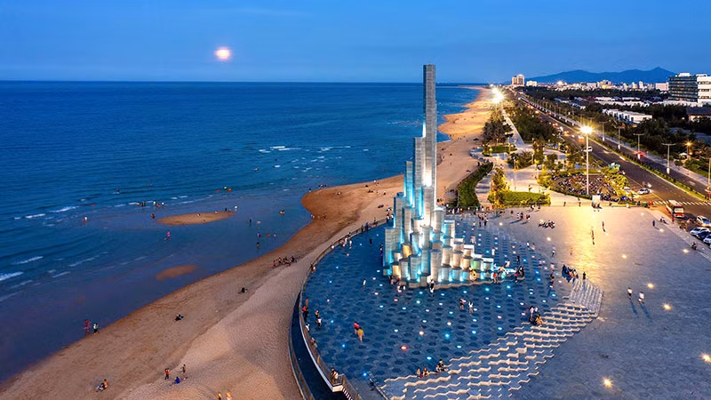 Quảng trường Tháp Nghinh Phong (Tuy Hòa, Phú Yên) được trao giải Cảnh quan đô thị châu Á 2023. (Ảnh: VIỄN DUY)