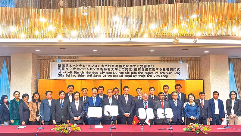 Đoàn công tác của tỉnh Vĩnh Long làm việc với các đối tác Nhật Bản.