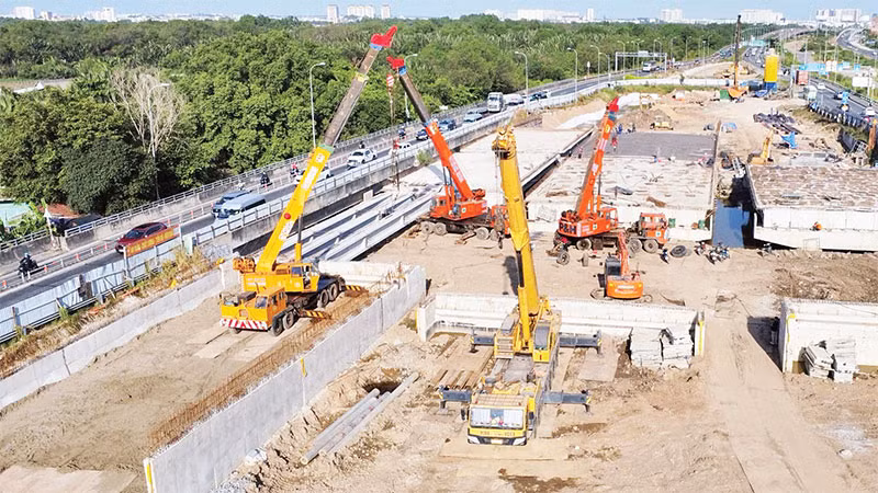 Thi công nút giao An Phú (thành phố Thủ Đức), khu vực cửa ngõ huyết mạch phía đông Thành phố Hồ Chí Minh.