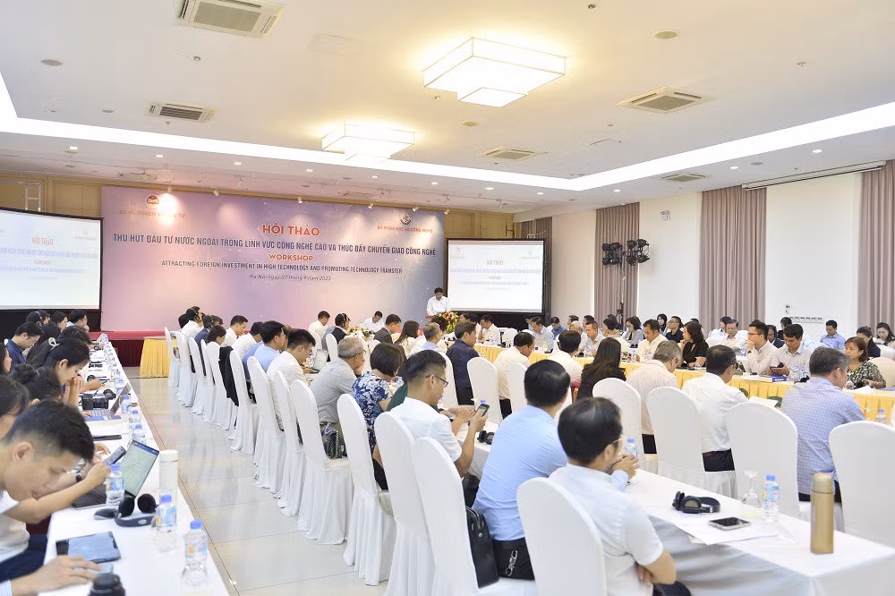 Các đại biểu dự hội thảo.