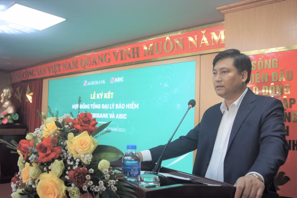 Tổng giám đốc Agribank Phạm Toàn Vượng phát biểu tại buổi lễ. Tổng giám đốc Agribank Phạm Toàn Vượng phát biểu tại buổi lễ.