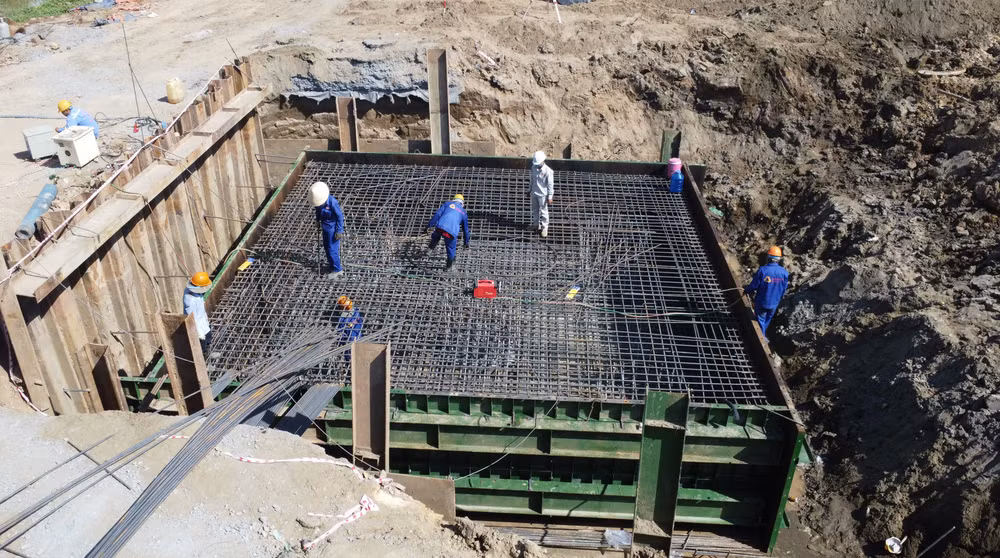 Thi công một hạng mục của Dự án Vành đai 3 (đoạn qua thành phố Thủ Đức). (Ảnh: NHẬT THÀNH)