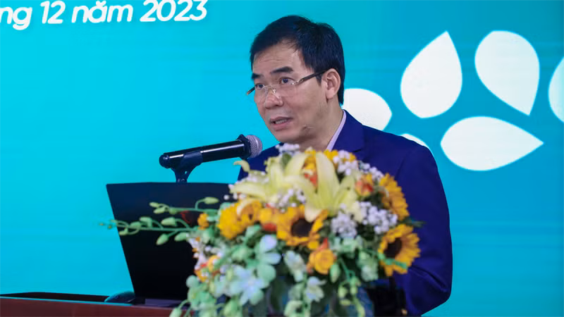 Tiến sĩ Lê Trường Sơn, Hiệu trưởng Trường đại học Luật Thành phố Hồ Chí Minh phát biểu tại hội thảo.