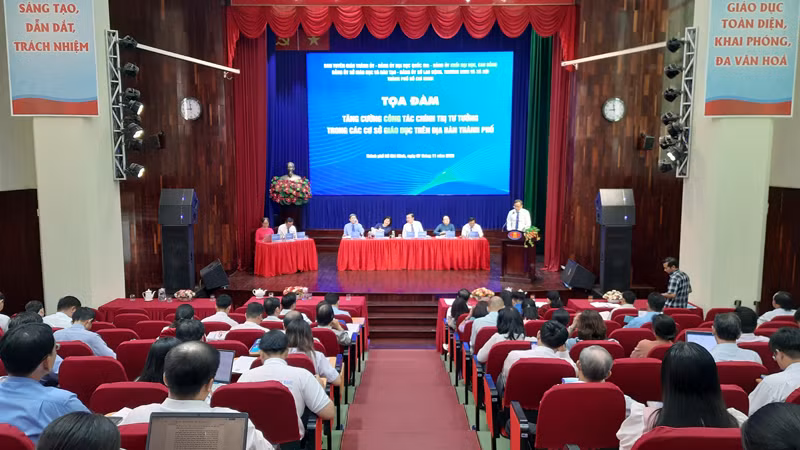 Quang cảnh buổi tọa đàm