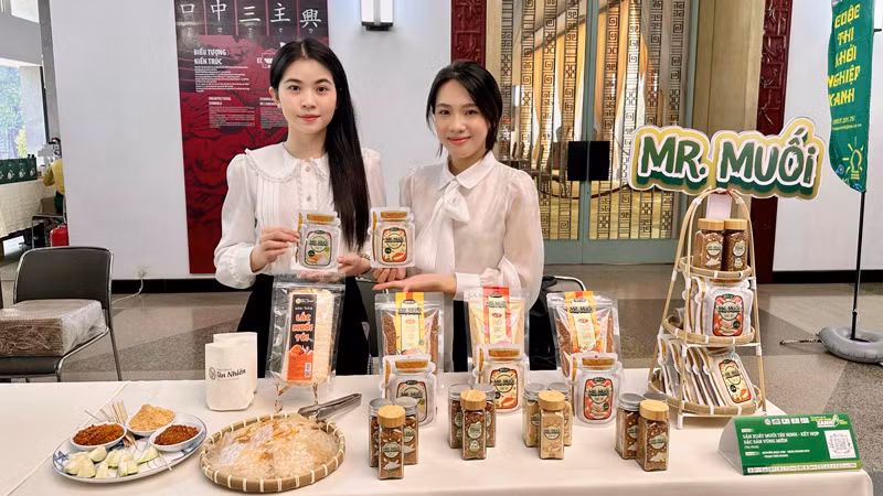 Kết hợp với nhiều đặc sản vùng miền khác chính là cách Mr Muối cạnh tranh với các thương hiệu cùng ngành hàng.