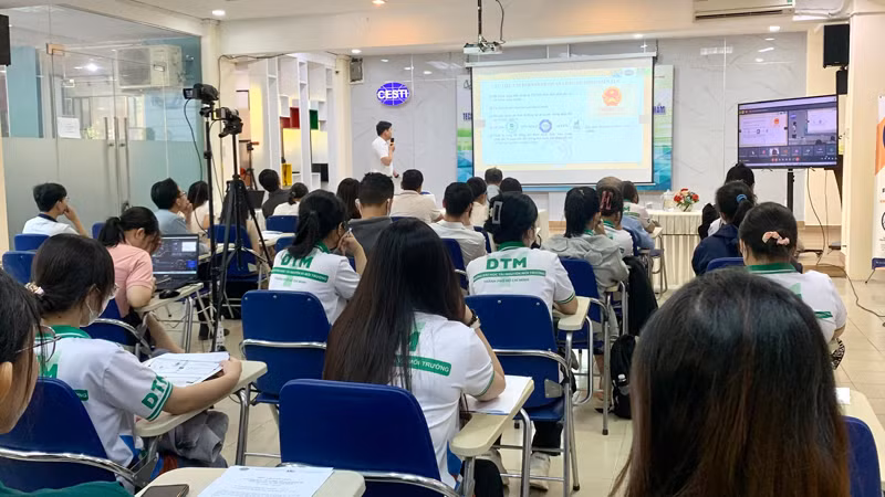 Quang cảnh hội thảo.