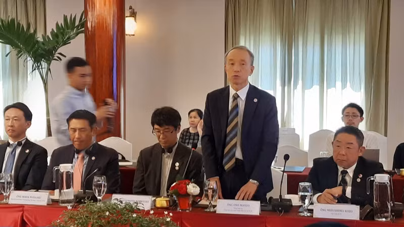 Ông Ono Masuo, Tổng Lãnh sự Nhật Bản tại Thành phố Hồ Chí Minh phát biểu tại hội nghị bàn tròn.