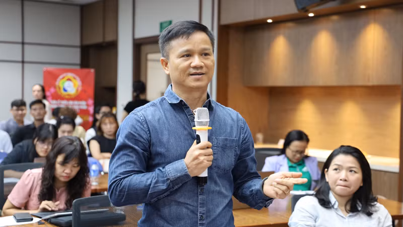 Đại diện doanh nghiệp phát biểu tại hội thảo.