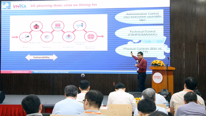 Đại biểu thông tin về an toàn thông tin mạng tại Diễn tập an toàn thông tin mạng Thành phố Hồ Chí Minh 2023.