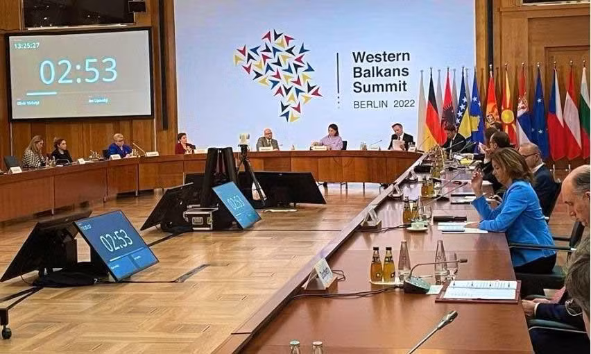 Sáu nước và vùng lãnh thổ Tây Balkan nhất trí miễn thị thực đi lại. (Ảnh REUTERS)