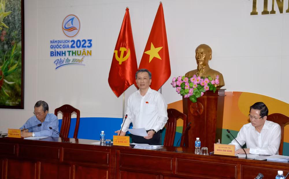 Chủ nhiệm Ủy ban Khoa học, Công nghệ và Môi trường Lê Quang Huy phát biểu tại buổi làm việc.