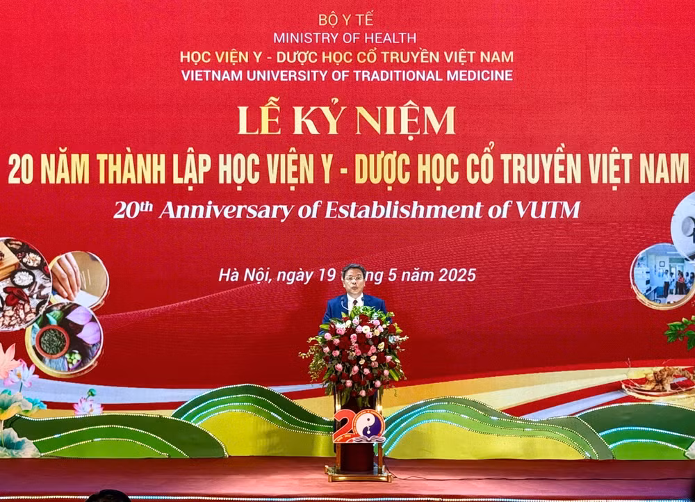 Phó Giáo sư, Tiến sĩ Nguyễn Quốc Huy, Giám đốc Học viện Y-Dược học cổ truyền Việt Nam phát biểu.