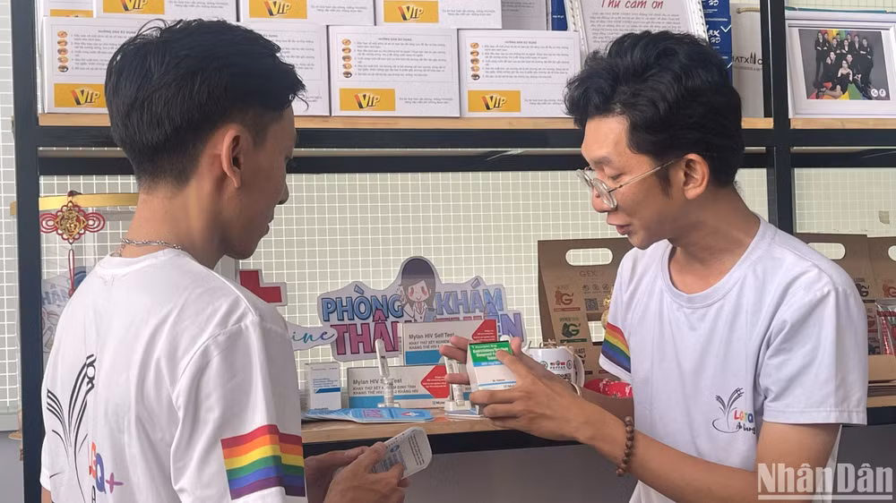 Các bạn có các chương trình tư vấn thiết thực cho các bạn trẻ trong nhóm MSM, LGBT bảo vệ mình trước nguy cơ nhiễm HIV.