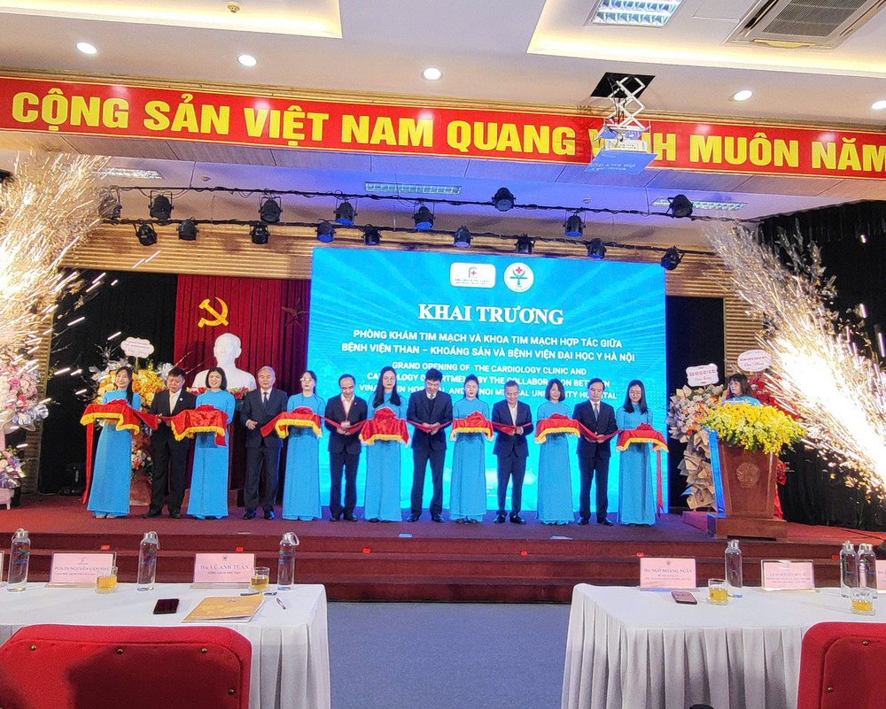 Lễ khai trương Phòng khám tim mạch và Khoa tim mạch hợp tác giữa Bệnh viện TKV và Bệnh viện Đại học Y Hà Nội.