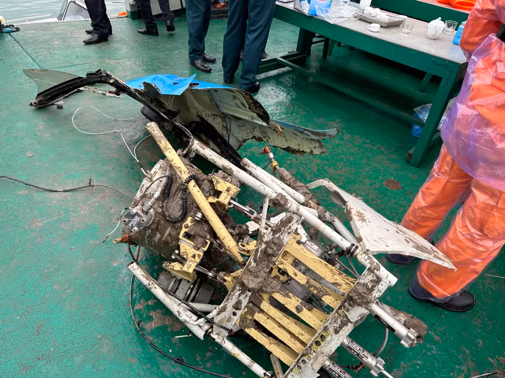 Toàn cảnh vụ máy bay trực thăng gặp nạn trên Vịnh Hạ Long ảnh 24