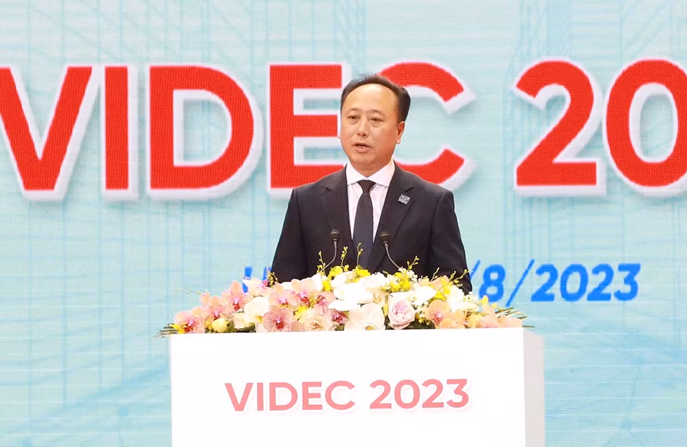 Phó Giáo sư, Tiến sĩ Trần Cao Bính, Giám đốc Bệnh viện Răng Hàm Mặt Trung ương phát biểu.