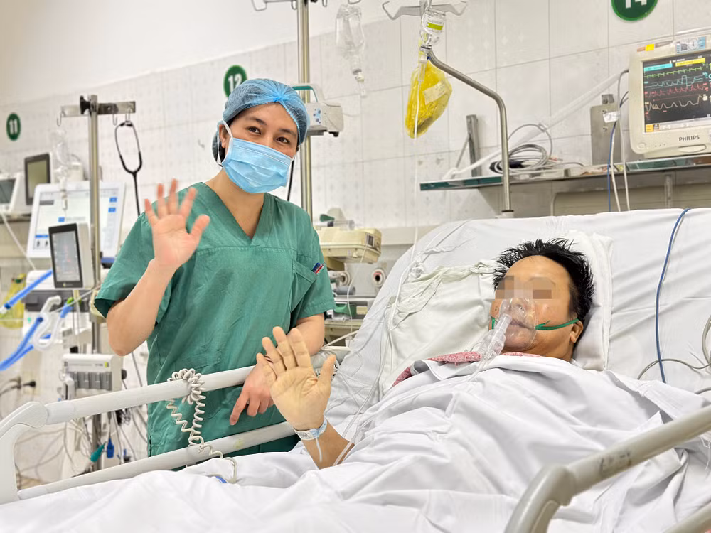 Thầy N.N.H, 50 tuổi, là một thầy giáo dạy Toán mắc bệnh suy tim và giãn cơ tim suốt hơn 15 năm đã được hồi sinh.