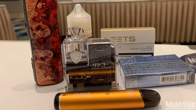 Thuốc lá điện tử hấp dẫn giới trẻ.