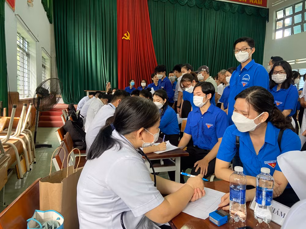 Khám sức khỏe cho thanh niên công nhân bị ảnh hưởng hậu Covid-19 ảnh 1