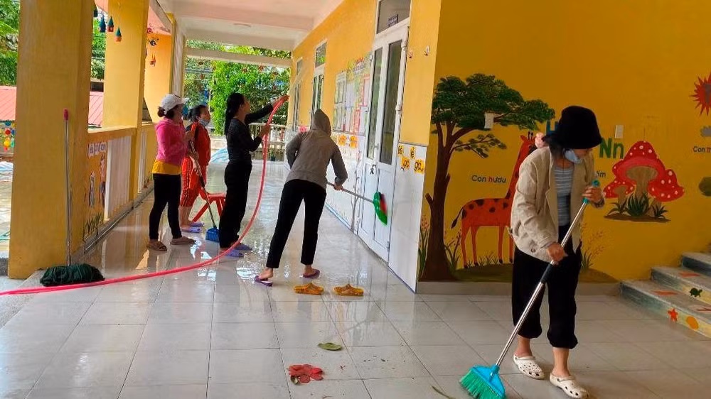 Các trường mần non trên địa bàn Thừa Thiên Huế tổng dọn vệ sinh trường lớp, chuẩn bị đón trẻ trở lại trường.