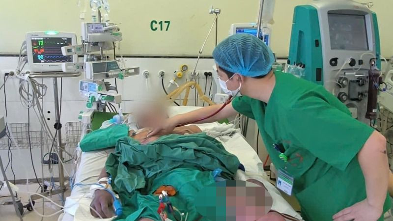 Bệnh nhân nằm điều trị tại Bệnh viện Bệnh Nhiệt đới Trung ương.