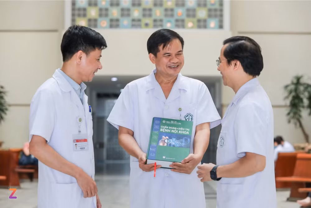 Cuốn sách “Cẩm nang chẩn đoán và điều trị bệnh nội khoa” (tác giả: Phó Giáo sư, Tiến sĩ Đào Xuân Cơ (Chủ biên) vinh dự đoạt giải A - Giải thưởng cao quý nhất.