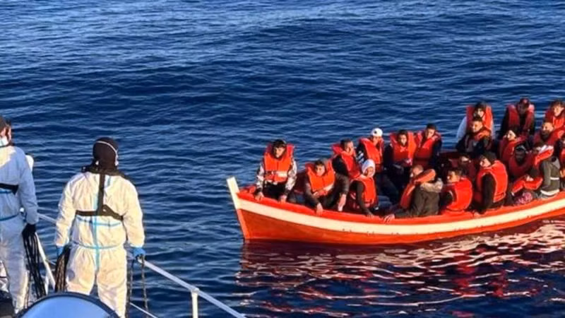 Dòng người di cư vào Italia tăng mạnh.