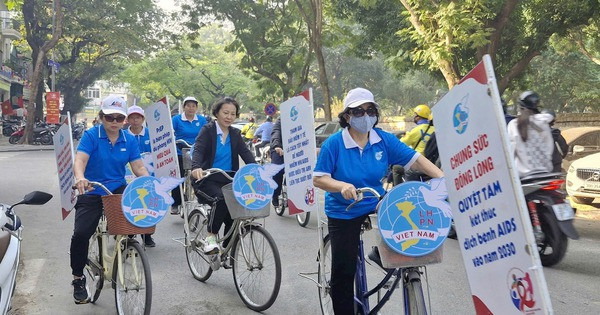 Hội Liên hiệp phụ nữ Hà Nội phát động phụ nữ Thủ đô đạp xe tuyên truyền, hưởng ứng Tháng hành động quốc gia phòng, chống HIV/AIDS 