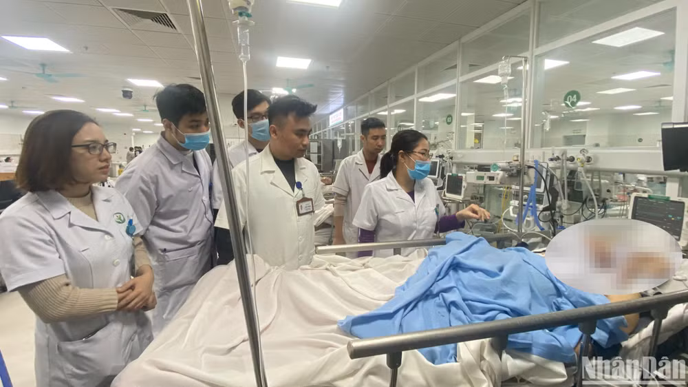 Một trường hợp chấn thương sọ não sau tai nạn giao thông phải chờ hồi sức mới được phẫu thuật do nồng độ cồn trong máu rất cao.