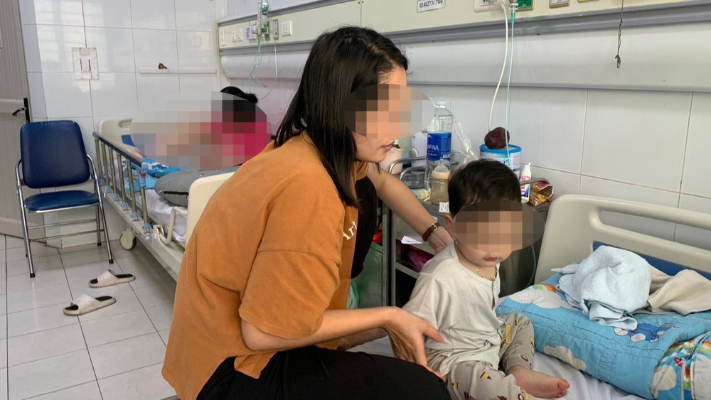 Nhiều trẻ nhập viện vì nhiễm virus RSV.