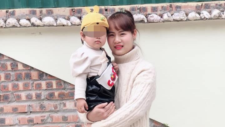 Chị Nguyễn Thị Hường sau nhiều năm đã "săn" được 2 con thành công dù suy giảm dự trữ buồng trứng, trải qua nhiều lần làm thụ tinh trong ống nghiệm thất bại.