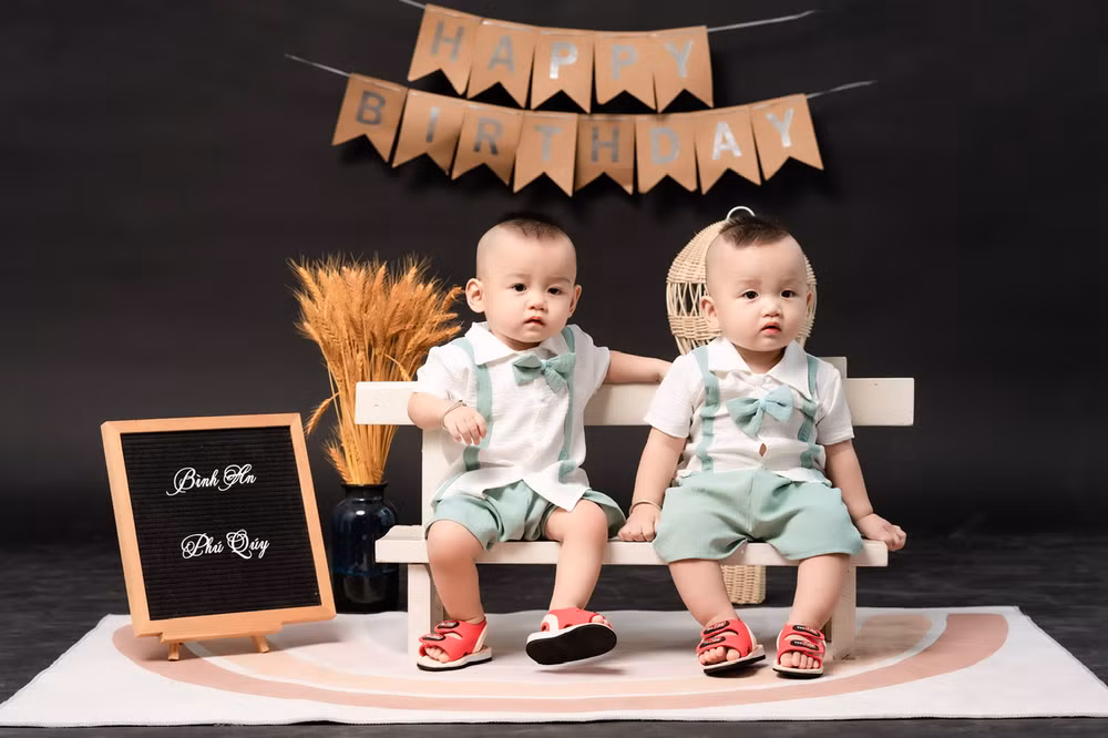 Hai thiên thần bé bỏng của chị Tuyết.