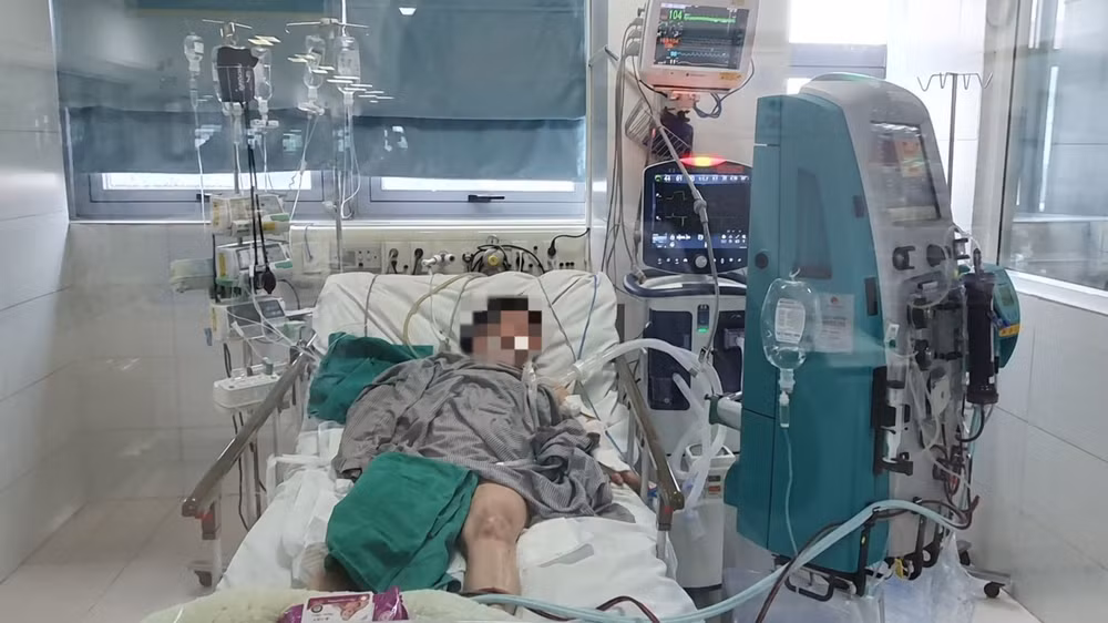 Cụ bà nặng nhất đang được điều trị tại Khoa Hồi sức tích cực.