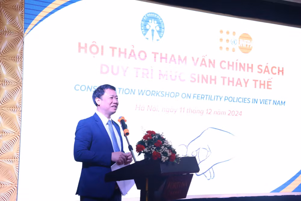 Ông Lê Thanh Dũng, Cục trưởng Cục Dân số phát biểu tại hội thảo. 