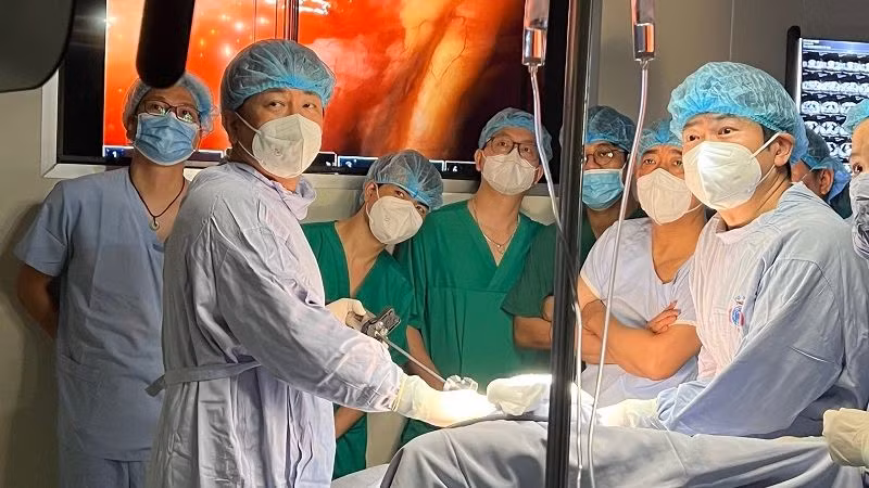 Các chuyên gia Bệnh viện K và Nhật Bản cùng phối hợp thực hiện thành công ca phẫu thuật.