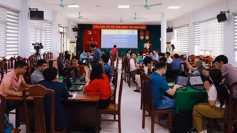 Khóa tập huấn về sản xuất sách dễ tiếp cận cho người khuyết tật chữ in.