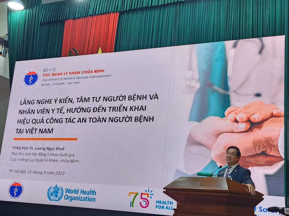 Phó Giáo sư, Tiến sĩ Lương Ngọc Khuê phát biểu tại buổi lễ.