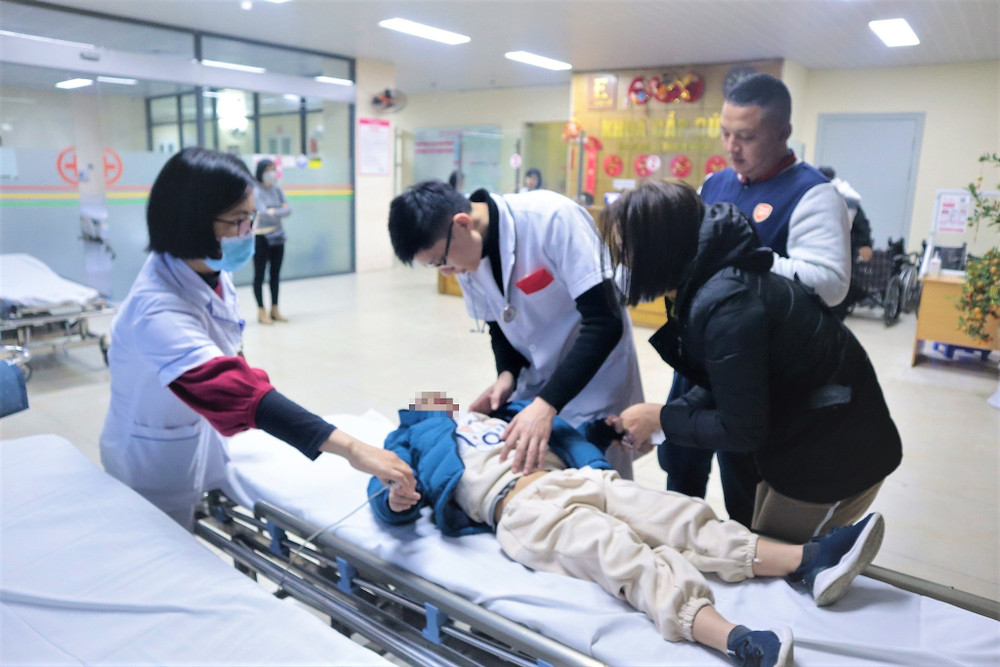Xuyên đêm giao thừa cấp cứu người bệnh