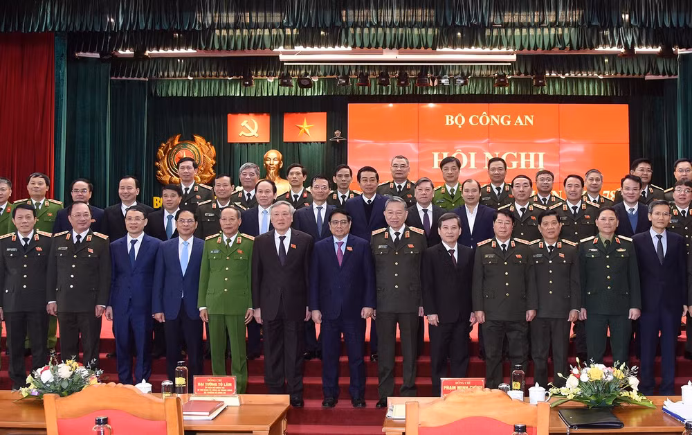 Thủ tướng Phạm Minh Chính với các đại biểu dự Hội nghị Công an toàn quốc lần thứ 78.