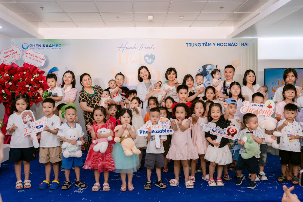 Các em bé được can thiệp bào thai thành công cùng chung vui với bác sĩ tại chương trình. Các em bé được can thiệp bào thai thành công cùng chung vui với bác sĩ tại chương trình.