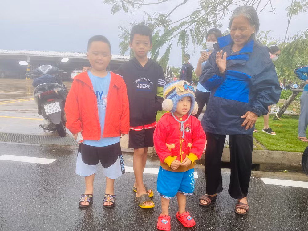 Tất cả các khu vực, điểm lưu trú tập trung người dân vùng biển an toàn.